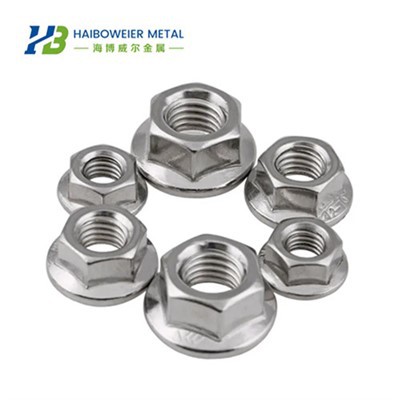 Titaanist ääriku mutter